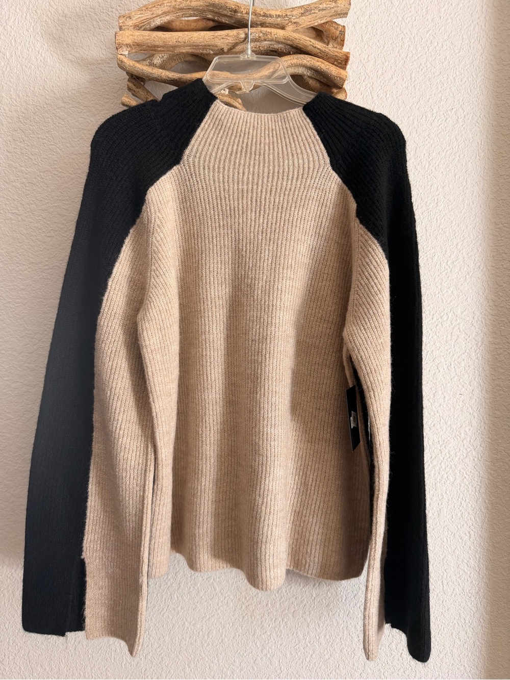 NWT DKNY Colorblock Raglan XL Women's Sweater Beige & Black $90
